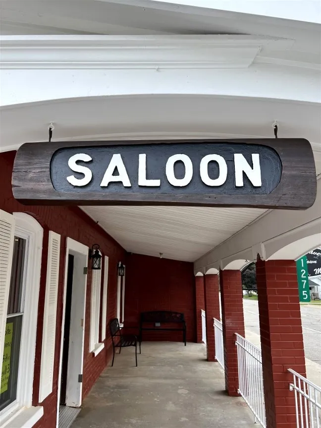 Melvin "Hog Town" Tavern